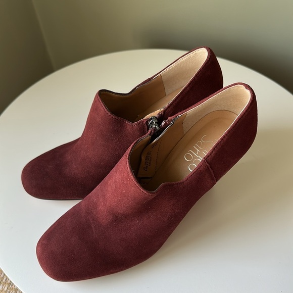 Franco Sarto Suede Side Zip Heeled Booties Merlot Size 6.5 Flawed - Picture 16 of 16